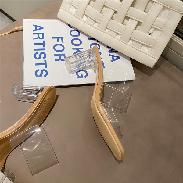 Κομψά γυναικεία παπούτσια με ψηλό διαφανή τακούνι με σιλικόνη