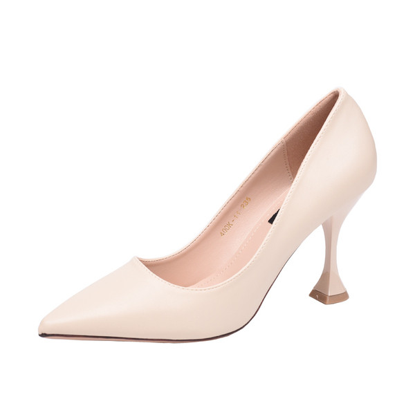 Κομψό γυναικείο παπούτσι με λεπτό τακούνι