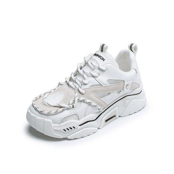 Σύγχρονα γυναικεία αθλητικά παπούτσια με υψηλή τραχιά σόλα