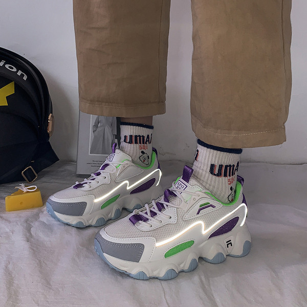 Moodsad kareda tallaga naiste tossud - tekstiilist ja ökonahast