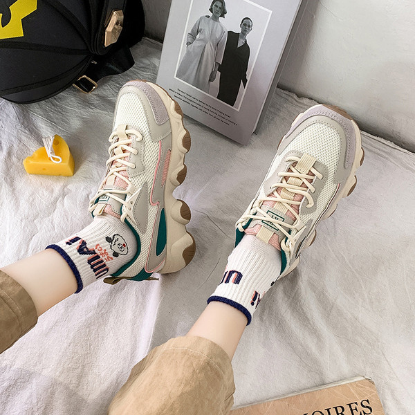 Moodsad kareda tallaga naiste tossud - tekstiilist ja ökonahast