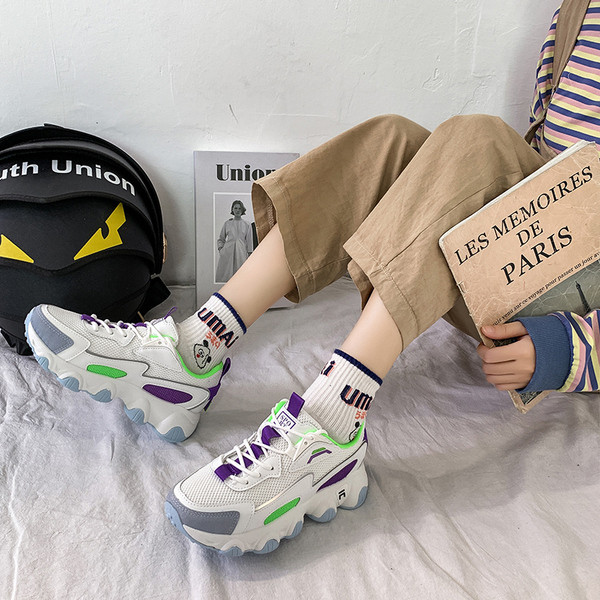 Moodsad kareda tallaga naiste tossud - tekstiilist ja ökonahast