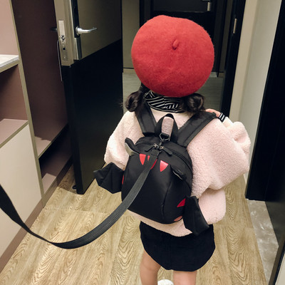 Καθημερινό σακίδιο για παιδιά με τρισδιάστατα στοιχεία