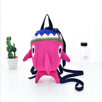 Gyermek hátizsák cápa formájú