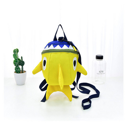 Gyermek hátizsák cápa formájú