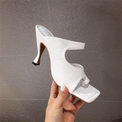 Κομψά γυναικεία παπούτσια με ψηλό τακούνι