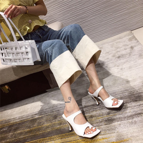 Κομψά γυναικεία παπούτσια με ψηλό τακούνι