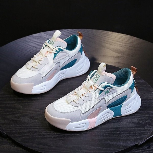 Sportlikud ja vabaaja naiste tossud värvilise tallaga