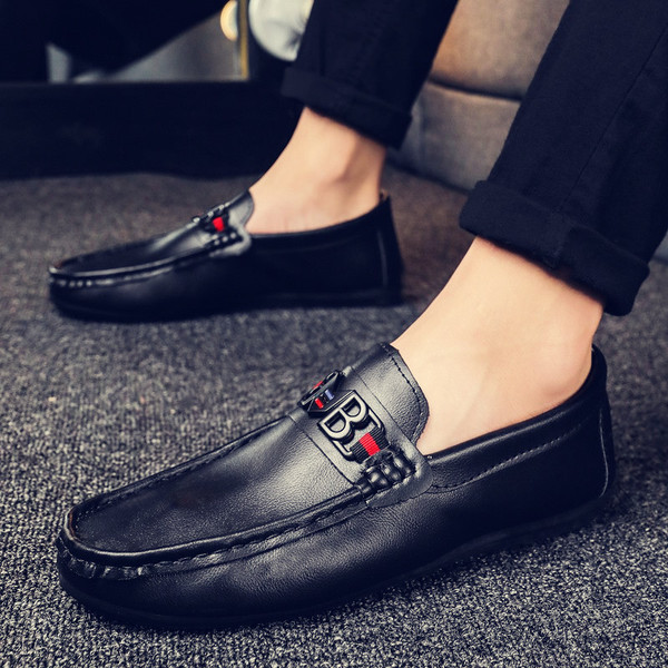 Νέο μοντέλο ανδρικά μοκασίνια με μεταλλικά στοιχεία