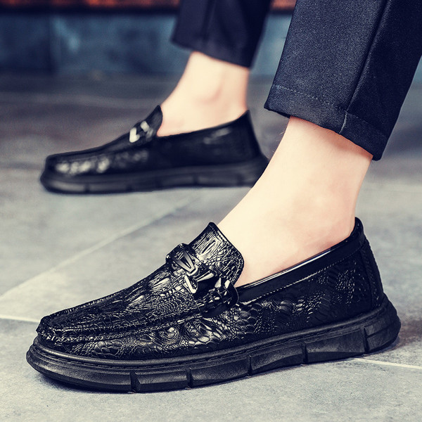 Κομψά ανδρικά μοκασίνια από οικολογικό δέρμα με αγκράφα