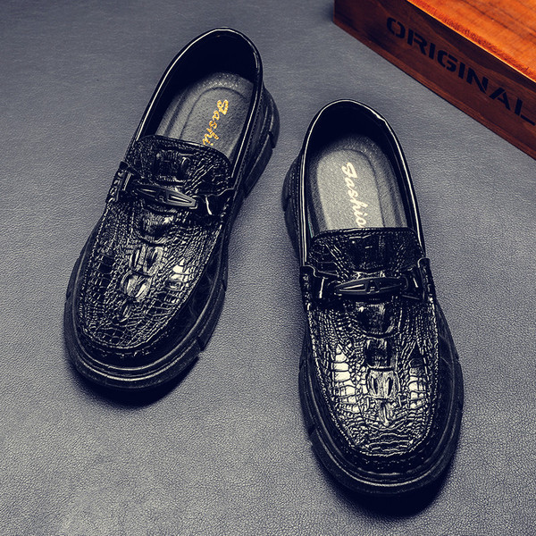 Κομψά ανδρικά μοκασίνια από οικολογικό δέρμα με αγκράφα