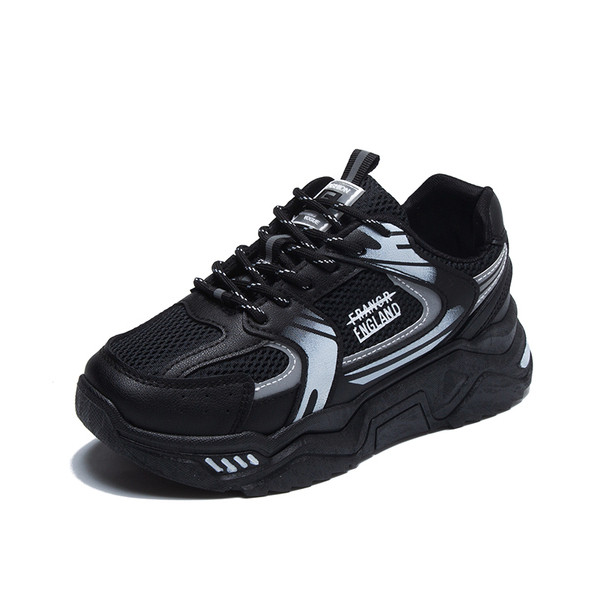 Női tornacipő - fűzővel és durva talppal