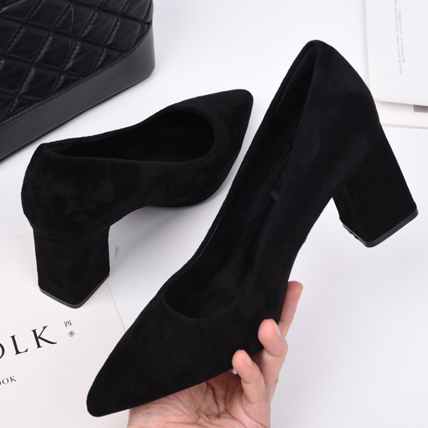 Naiste paksude kontsadega vabaajajalatsid - teravatipuline mudel