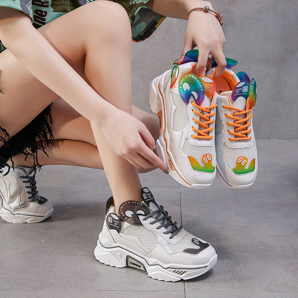 Νέο μοντέλο αθλητικά γυναικεία παπούτσια με στοιχείο 3D