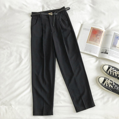 Μοντέρνο γυναικείο παντελόνι με ζώνη και ψηλή μέση