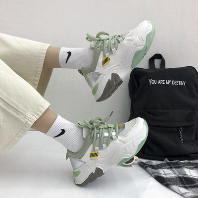 Casual γυναικεία αθλητικά παπούτσια - με κορδόνια και τραχιά σόλα