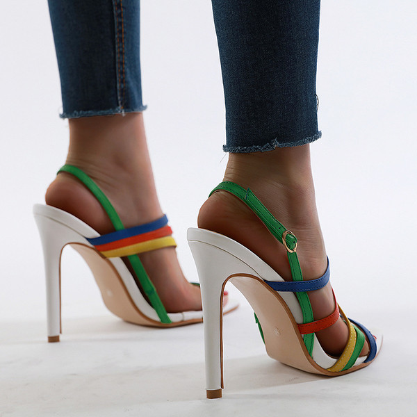 Κομψά γυναικεία ψηλοτάκουνα παπούτσια με αγκράφα