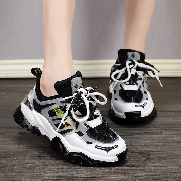 Νέο μοντέλο γυναικεία αθλητικά παπούτσια με τραχιά σόλα