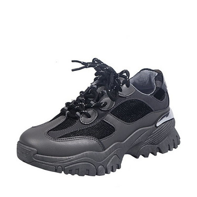 Γυναικεία  αθλητικά  παπούτσια με τραχιά σόλα