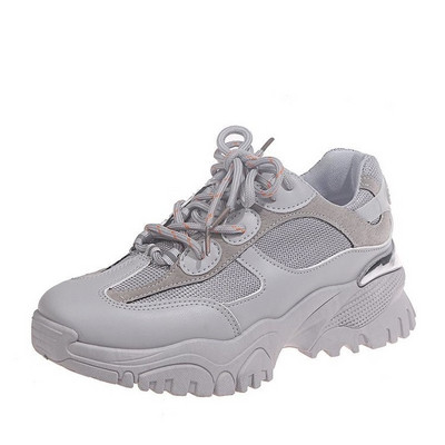 Γυναικεία  αθλητικά  παπούτσια με τραχιά σόλα