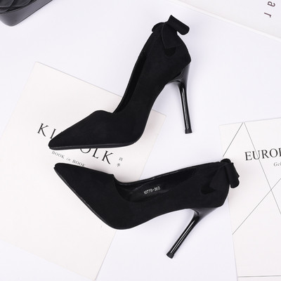 Γυναικεία παπούτσια με κορδέλα και ψηλό τακούνι σε μαύρο χρώμα