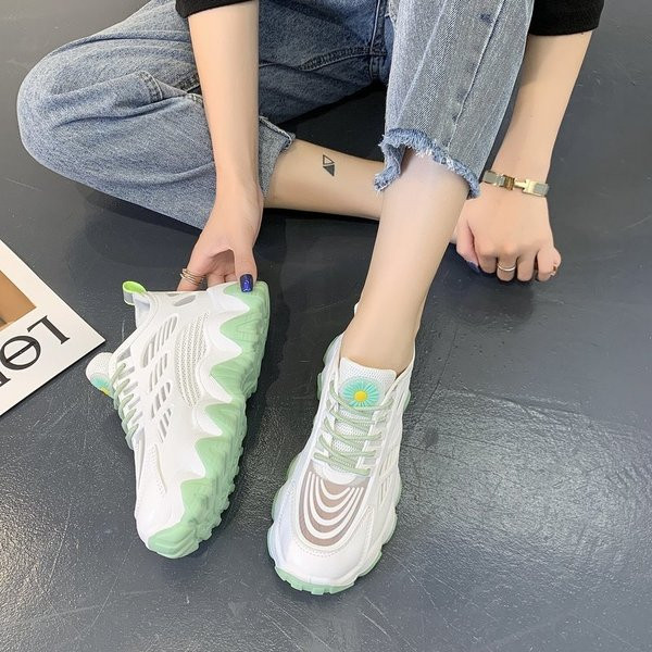 Casual γυναικεία αθλητικά παπούτσια με κέντημα 