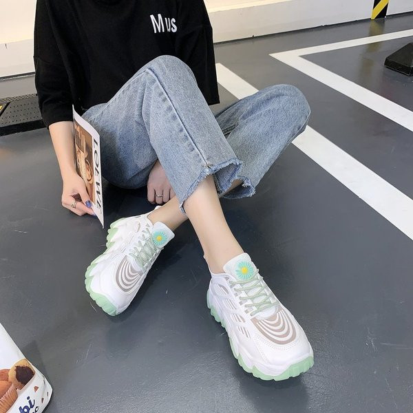 Casual γυναικεία αθλητικά παπούτσια με κέντημα 