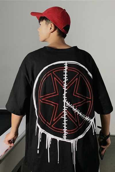 Laia mudeli suvine värvitrükiga t-särk