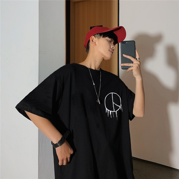 Laia mudeli suvine värvitrükiga t-särk