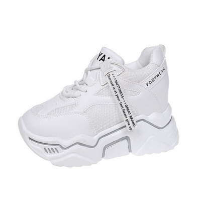 Modern női tornacipő magas durva talppal