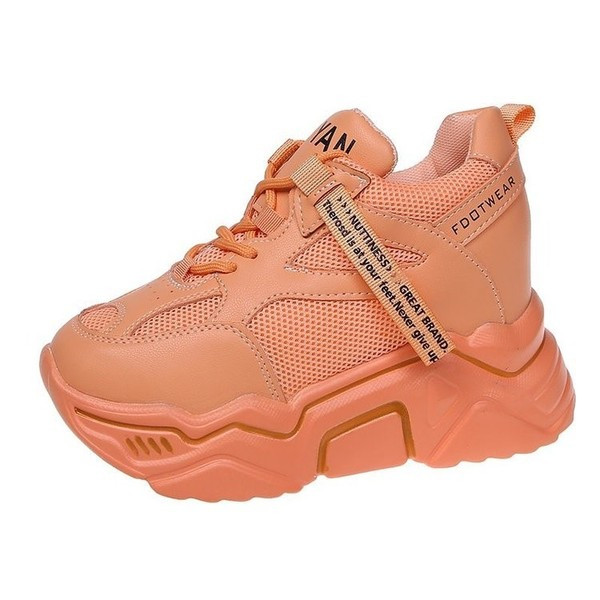 Modern női tornacipő magas durva talppal