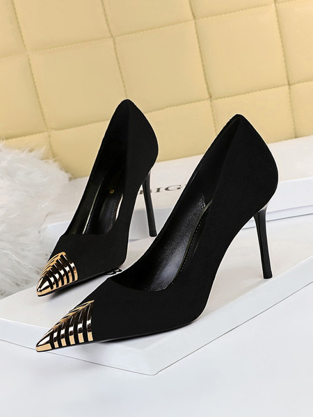 Γυναικεία ψηλοτάκουνα παπούτσια με μεταλλική διακόσμηση - μυτερό μοντέλο