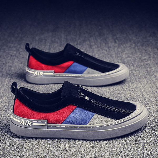 Meeste tekstiilist mokassiinid luku ja lameda tallaga