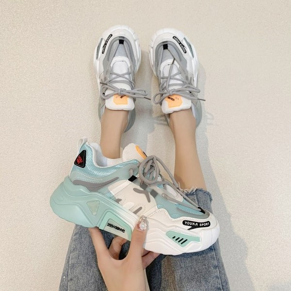 Νέο μοντέλο γυναικεία αθλητικά παπούτσια με χρωματιστή σόλα