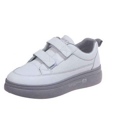 Γυναικεία έκο δερμάτινα αθλητικά παπούτσια με επίπεδη σόλα και velcro