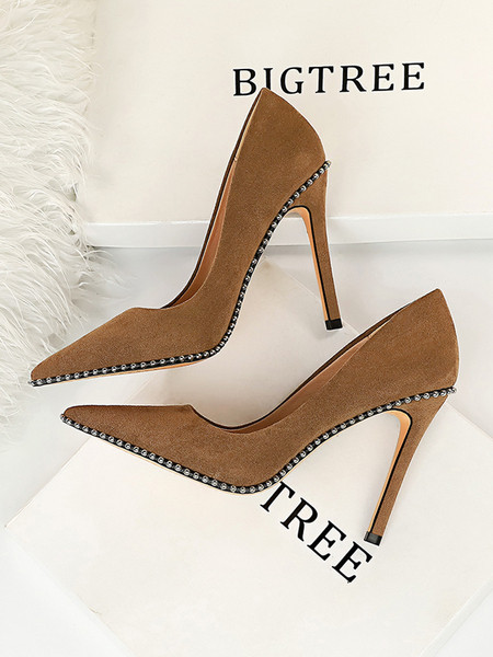 Μοντέρνα γυναικεία παπούτσια με τρουξ- ψηλά τακούνια