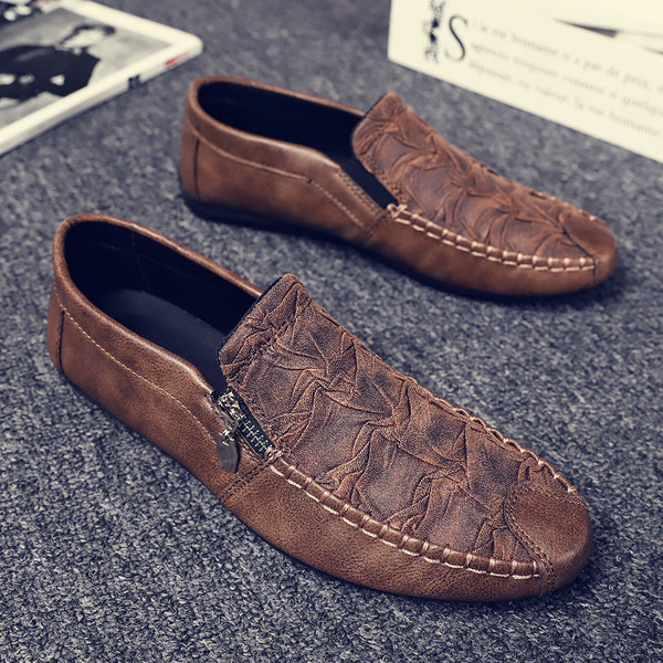 Μοντέρνα ανδρικά μοκασίνια από οικολογικό δέρμα με φερμουάρ