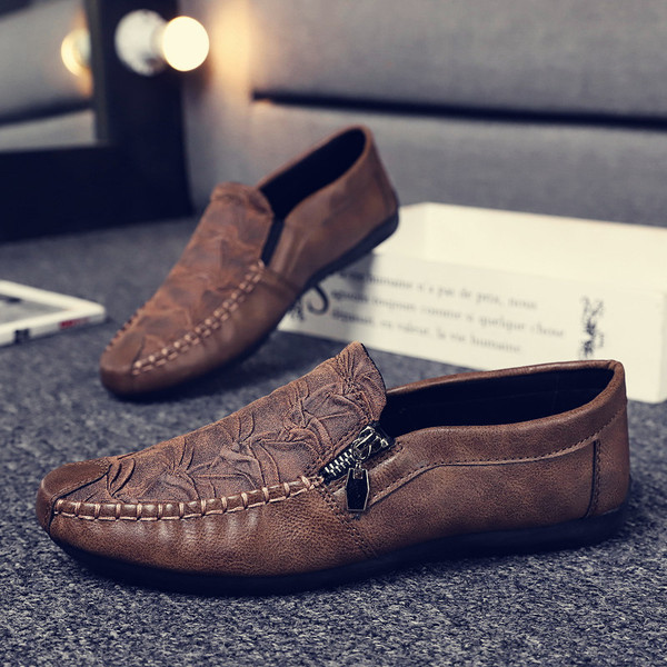 Μοντέρνα ανδρικά μοκασίνια από οικολογικό δέρμα με φερμουάρ