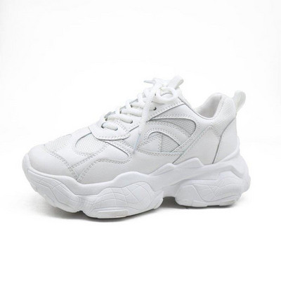 Γυναικεία αθλητικά παπούτσια με τραχιά σόλα