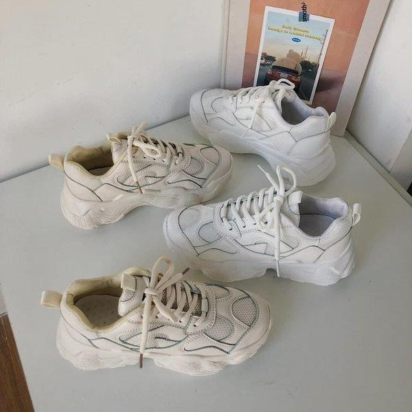 Γυναικεία αθλητικά παπούτσια με τραχιά σόλα