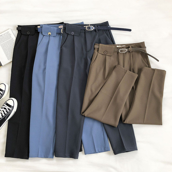 Modern női nadrág övvel és zsebbel