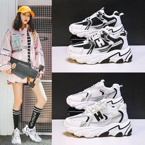 Γυναικεία μοντέρνα αθλητικά παπούτσια με ψηλή σόλα