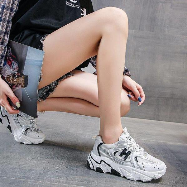 Γυναικεία μοντέρνα αθλητικά παπούτσια με ψηλή σόλα