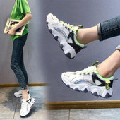 Női tornacipő magas talppal, színes fűzőkkel