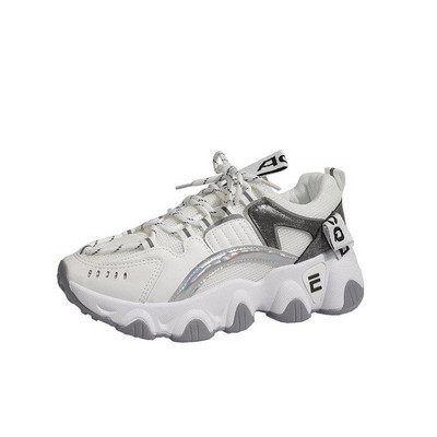 Női tornacipő magas talppal, színes fűzőkkel