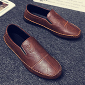 Meeste mokassiinid ökonahast tikandi ja lameda tallaga