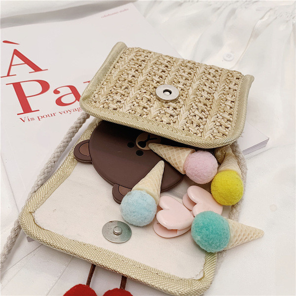 Moderna dječja torba s aplikacijom trešnje