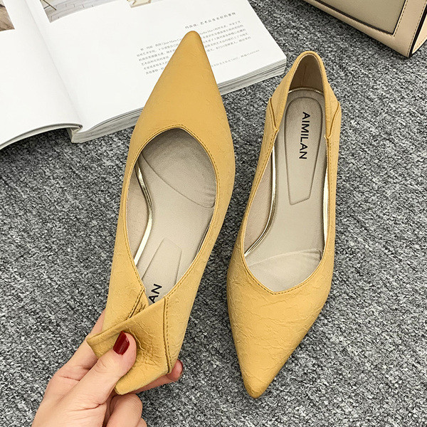 Naiste jalanõud mitmes värvitoonis paksu kontsaga teravatipuline mudel