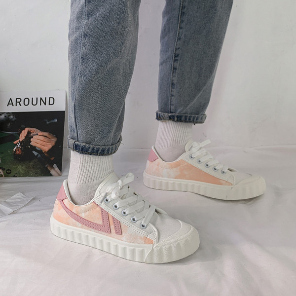 Modern női tornacipő textil megkötővel