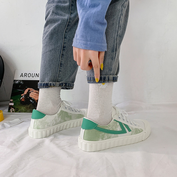 Modern női tornacipő textil megkötővel